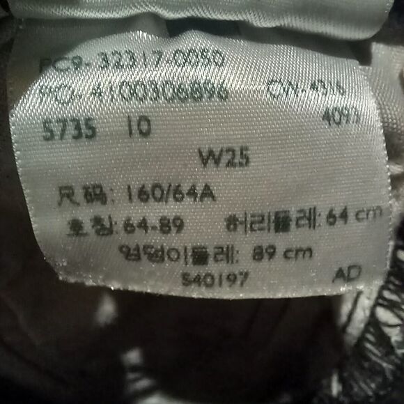 Levi's 501 Premium Button Fly Cut Off Denim Shorts-Size 25-Faded Black-Raw Hem - Picture 8 of 8